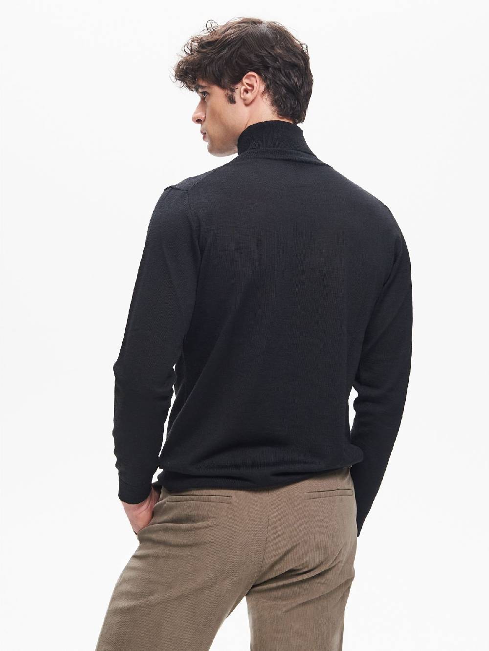 Rinascimento Maglia Dolcevita Uomo Basic Nero QB24