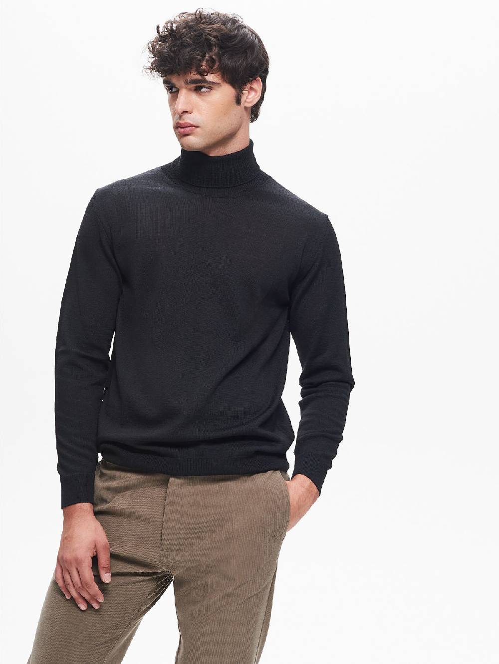 Rinascimento Maglia Dolcevita Uomo Basic Nero QB24