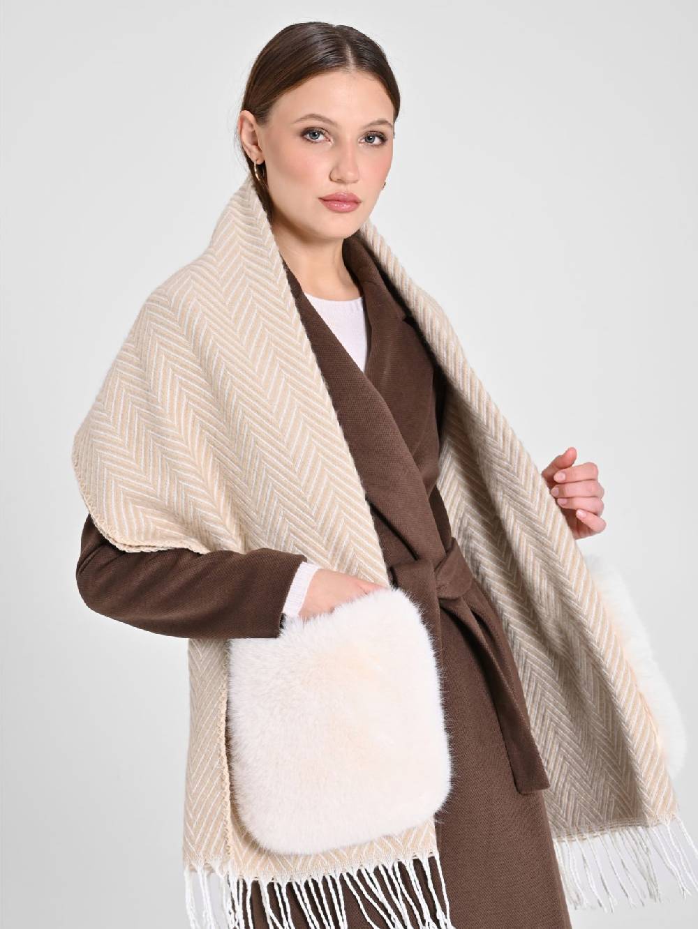 Rinascimento Sciarpa con Tasca effetto Pelliccia