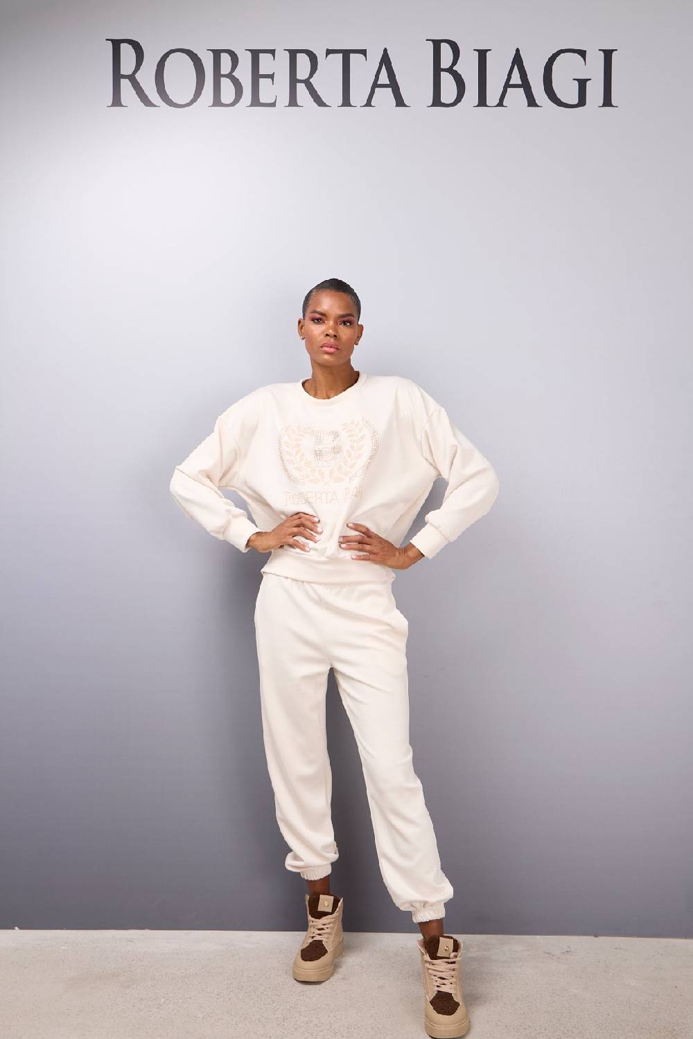 Roberta Biagi COM0577