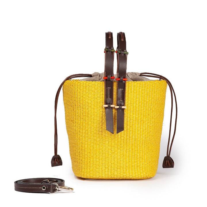 Roberta Gandolfi Fernanda Bucket in rafia con finiture in pelle di vitello con tracolla staccabile