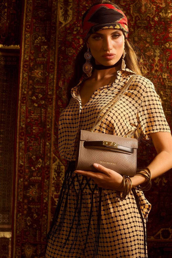 Roberta Gandolfi Frida Crossboby In Pelle Martellata Con Tracolla Di Catena Dorata