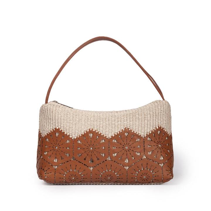 Roberta Gandolfi Giulia baguette in rafia e pelle il pannello tagliato al laser è interamente cucito a mano