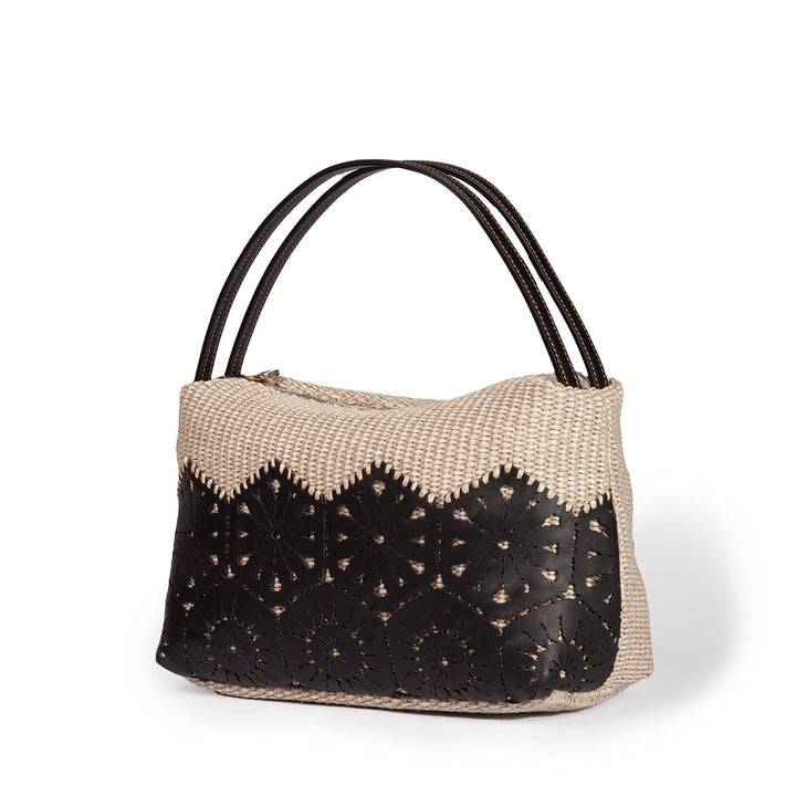 Roberta Gandolfi Giulia Baguette In Rafia E Pelle Il Pannello Tagliato Al Laser è Interamente Cucito A Mano