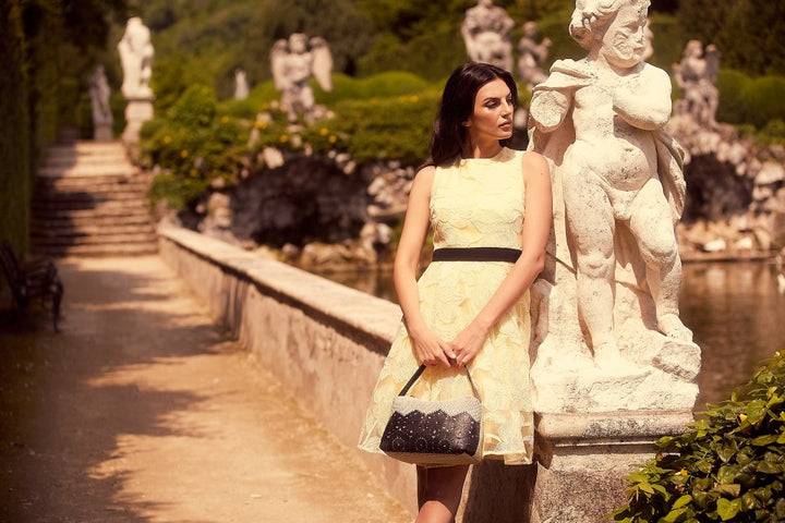 Roberta Gandolfi Giulia Baguette In Rafia E Pelle Il Pannello Tagliato Al Laser è Interamente Cucito A Mano