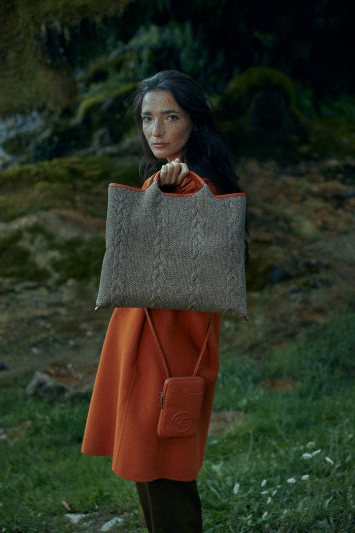 Roberta Gandolfi Joy Wool Borsa Trasformabile 5 Modelli In 1 In Tessuto Di Lana Riciclato Finiture In Pelle Di Vitello E Tracolla Staccabile