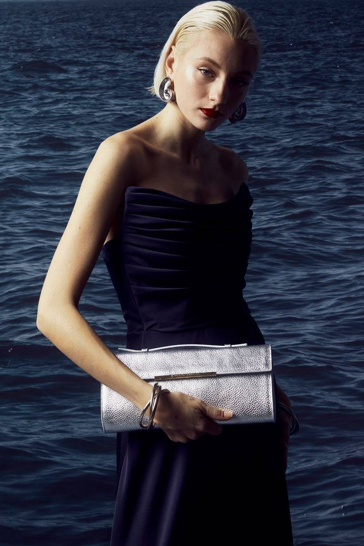 Roberta Gandolfi Julia Cluch In Pelle Metalizzata E Manico Retrattile E Tracolla Staccabile E Regolabile