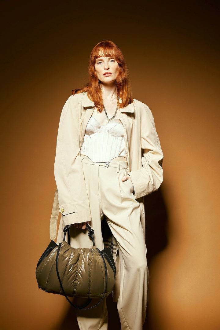 Roberta Gandolfi Naomi Balloon Borsa A Mano In Tessuto Antigoccia Finiture In Pelle E Doppi Spallacci Per Essere Messa Sulla Spalla