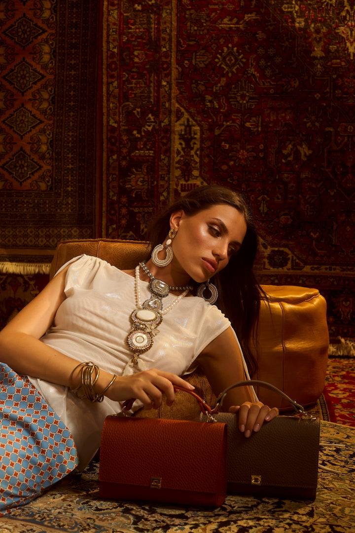 Roberta Gandolfi Nicole Cocco Compact Crossbody Borsa In Pelle Stampa Cocco Con Tramezza Interna E Tasca Esterna Con Tracolla Staccabile E Regolabile