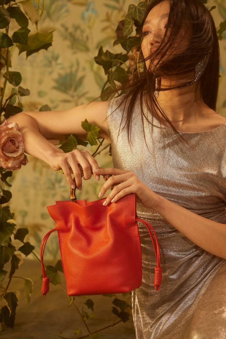 Roberta Gandolfi Silvana Small Borsa A Mano In Pelle Martellata Con Manico In Vero Legno Di Bambù E Tracolla Staccabile E Regolabile