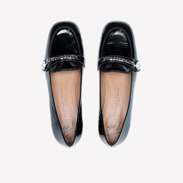 Roberto Festa MOCASSINO IN VERNICE NERA CON ACCESSORIO CATENA ARGENTO DODI