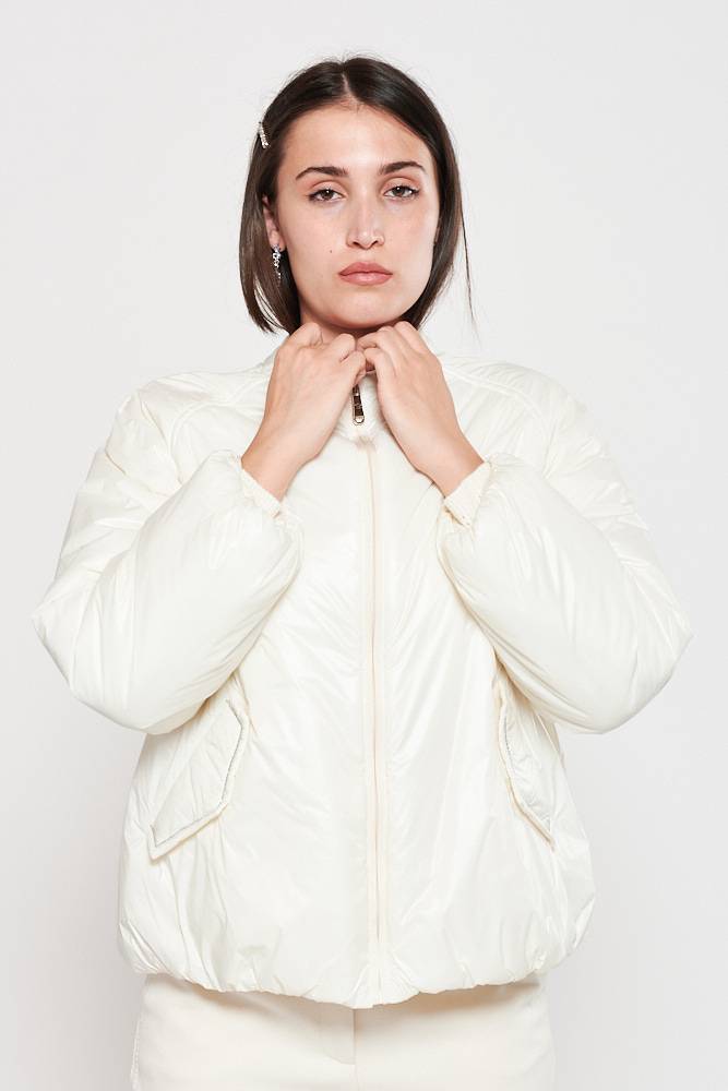 Rrocco Ragni Piumino con monile