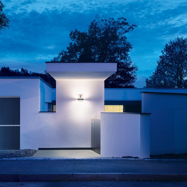Leroymerlin Applique LED moderno da esterno L 820 grigio con sensore di moviemtno dimmerabile STEINEL IP44
