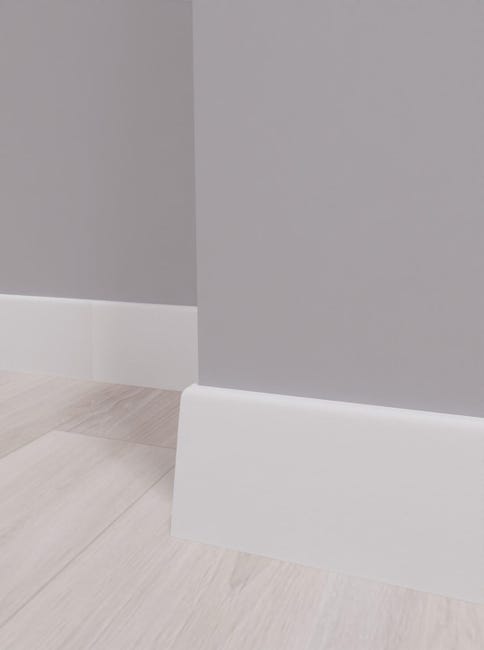 Leroymerlin Battiscopa con passacavo Classic in mdf bianco Sp 15 mm x H 7 x L 240 cm 10 pezzi / 24 m