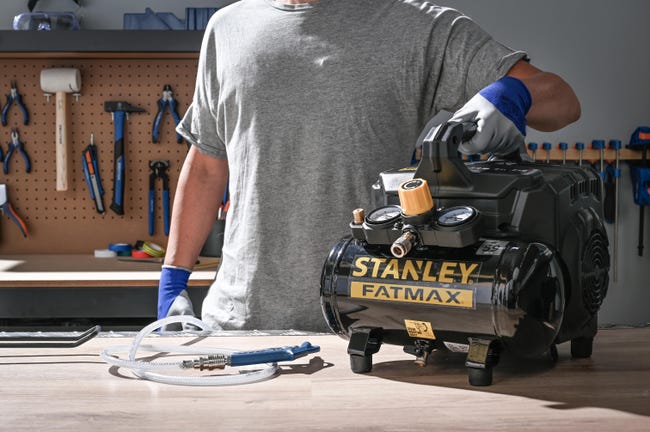 Leroymerlin Compressore Silenziato STANLEY FATMAX DST 101/8/6 1 Hp 8 Bar 6 Litri