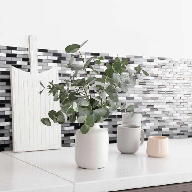 Leroymerlin Piastrella adesiva Murano Metallik SMART TILES bianco 23 x 26 cm spessore 2 mm confezione da 4 pezzi