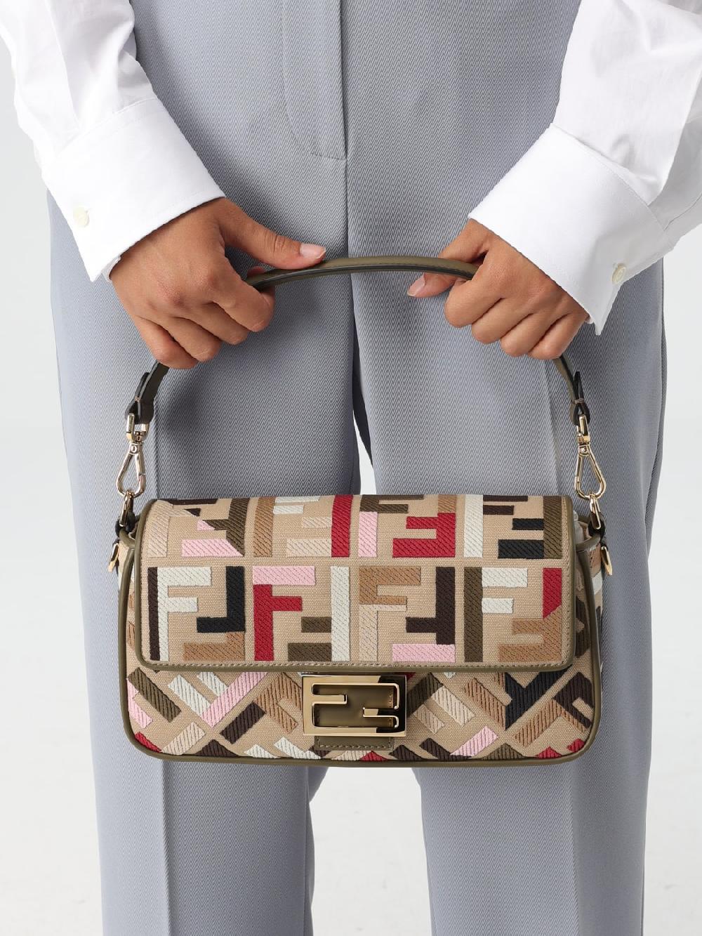 Giglio Borsa Baguette Fendi In Canvas Con Monogram FF Ricamato