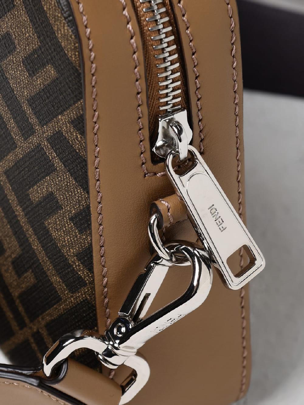 Giglio Borsa Diagonal Fendi In Pelle E Cotone Spalmato