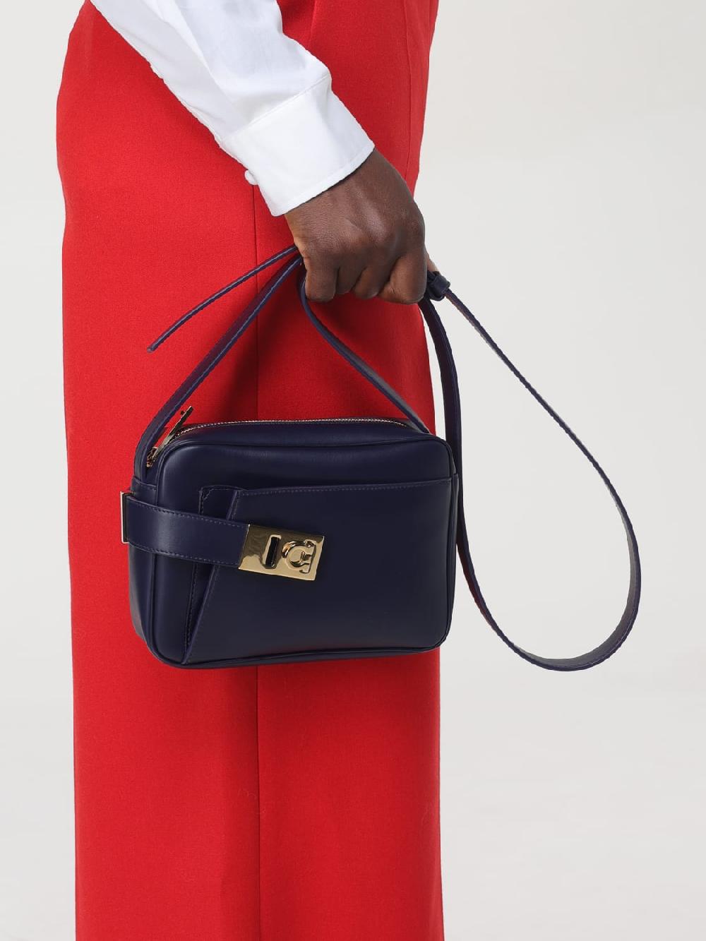 Giglio Borsa Camera Case Ferragamo In Pelle