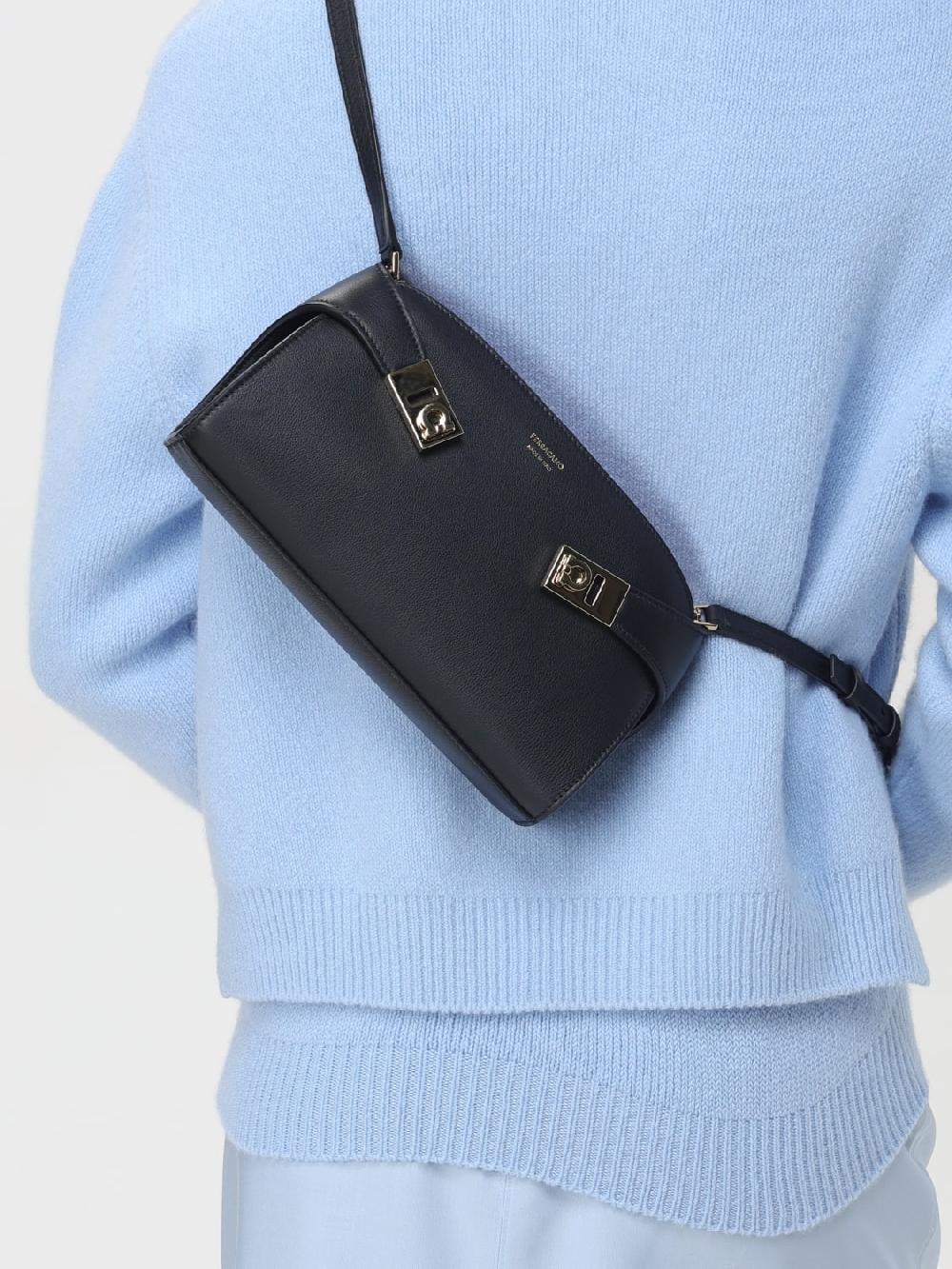 Giglio Borsa Hug Ferragamo In Pelle