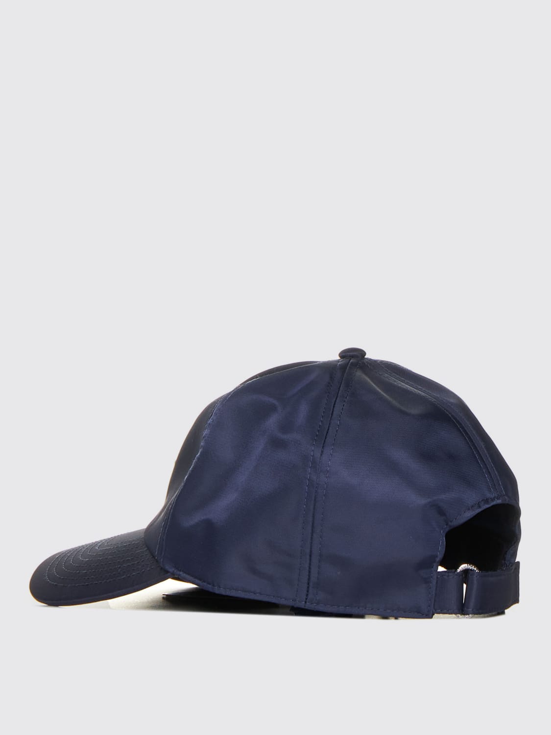Giglio Cappello Moncler In Nylon Con Patch Logo