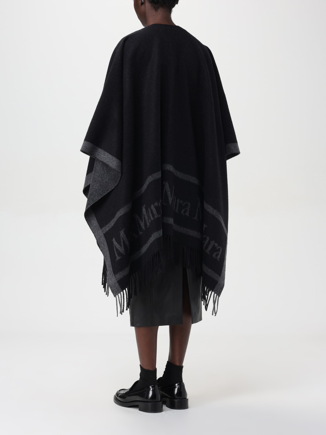 Giglio Mantella Di Lana Con Maxi Logo Max Mara