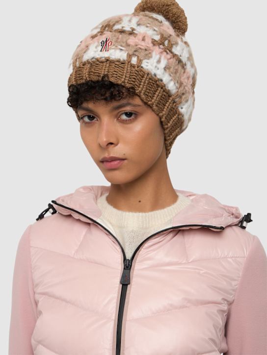 Luisaviaroma Cappello Beanie In Misto Lana Vergine / Pompom