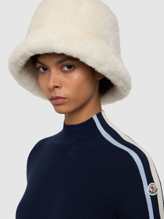 Luisaviaroma Cappello Bucket Reversibile In Shearling