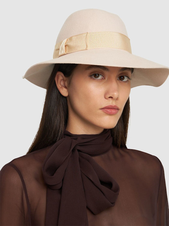 Luisaviaroma Cappello Claudette In Feltro Pettinato