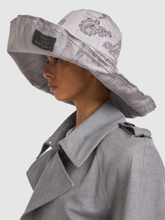 Luisaviaroma Cappello In Tela Con Stampa Pizzo Tromp L'oeil