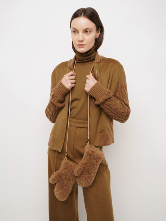 Luisaviaroma Guanti Ombrat2 In Cammello Teddy Con Laccino