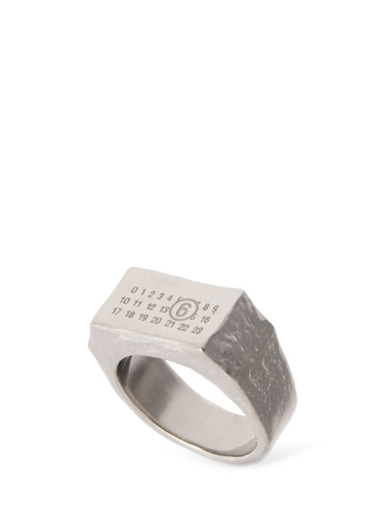 Luisaviaroma Anello in ottone con logo MM6