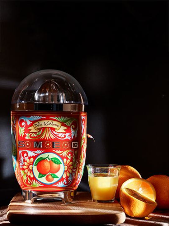 Luisaviaroma Centrifuga SMEG D&G