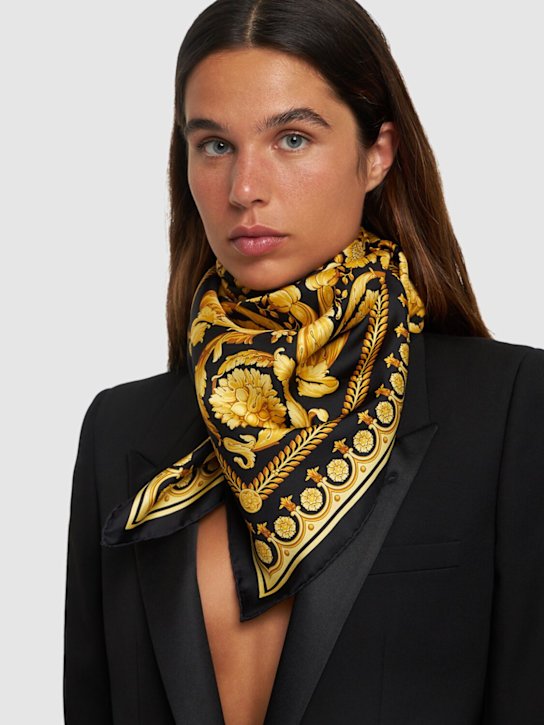Luisaviaroma Foulard In Seta Stampata