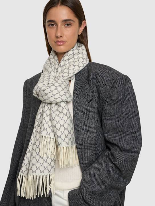 Luisaviaroma Sciarpa Arsenio In Lana Monogram