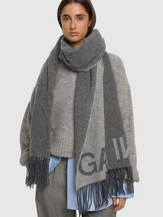 Luisaviaroma Sciarpa In Lana Con Frange