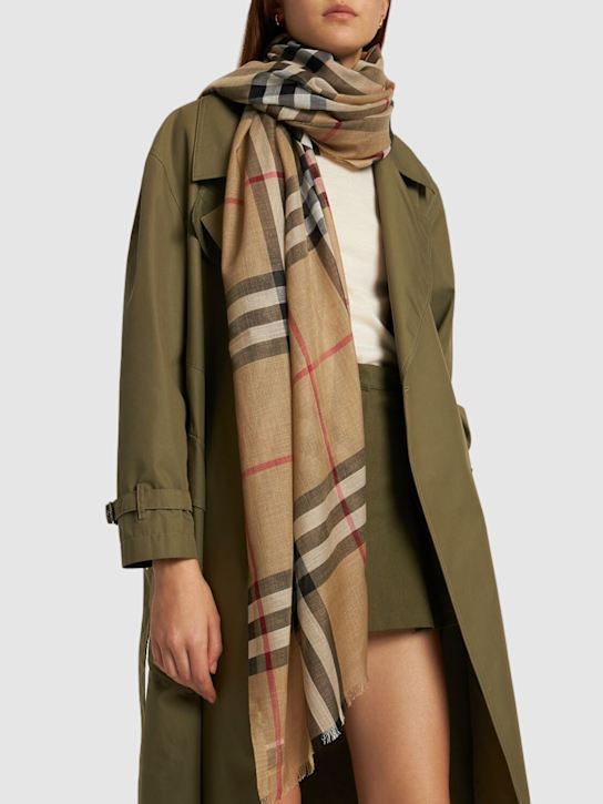 Luisaviaroma Sciarpa In Lana E Seta Giant Check
