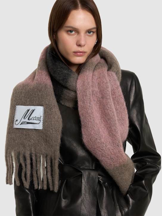 Luisaviaroma Sciarpa In Misto Lana Con Patch Logo