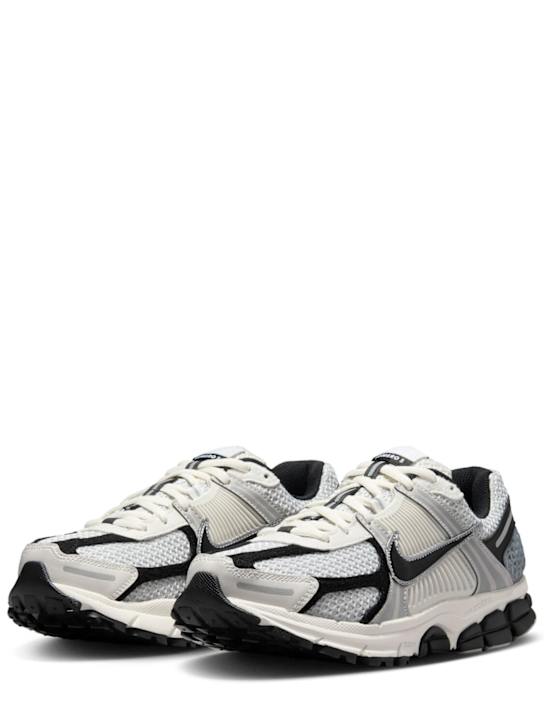 Luisaviaroma Sneakers Zoom Vomero 5