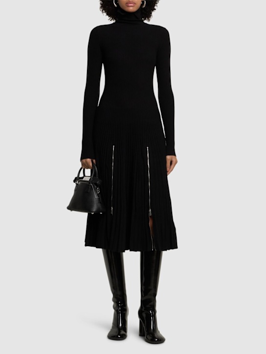 Luisaviaroma Vestito Midi Collo Alto In Maglia