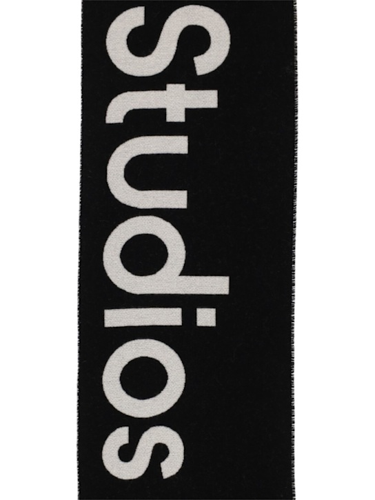Luisaviaroma Sciarpa Toronty In Misto Lana Con Logo