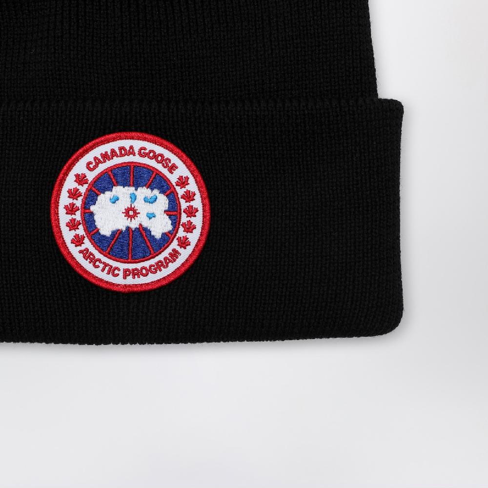 Canada Goose Cuffia Nera Con Patch Logo