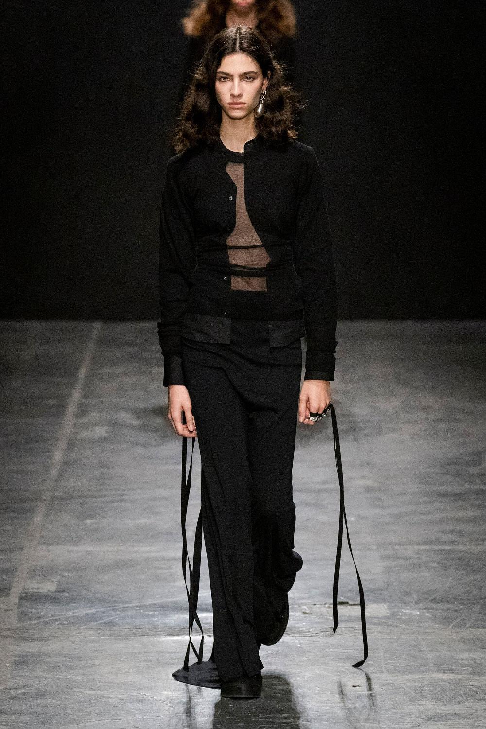 Antonioli ANN DEMEULEMEESTER WOMAN BLACK T-SHIRTS & TANK TOPS