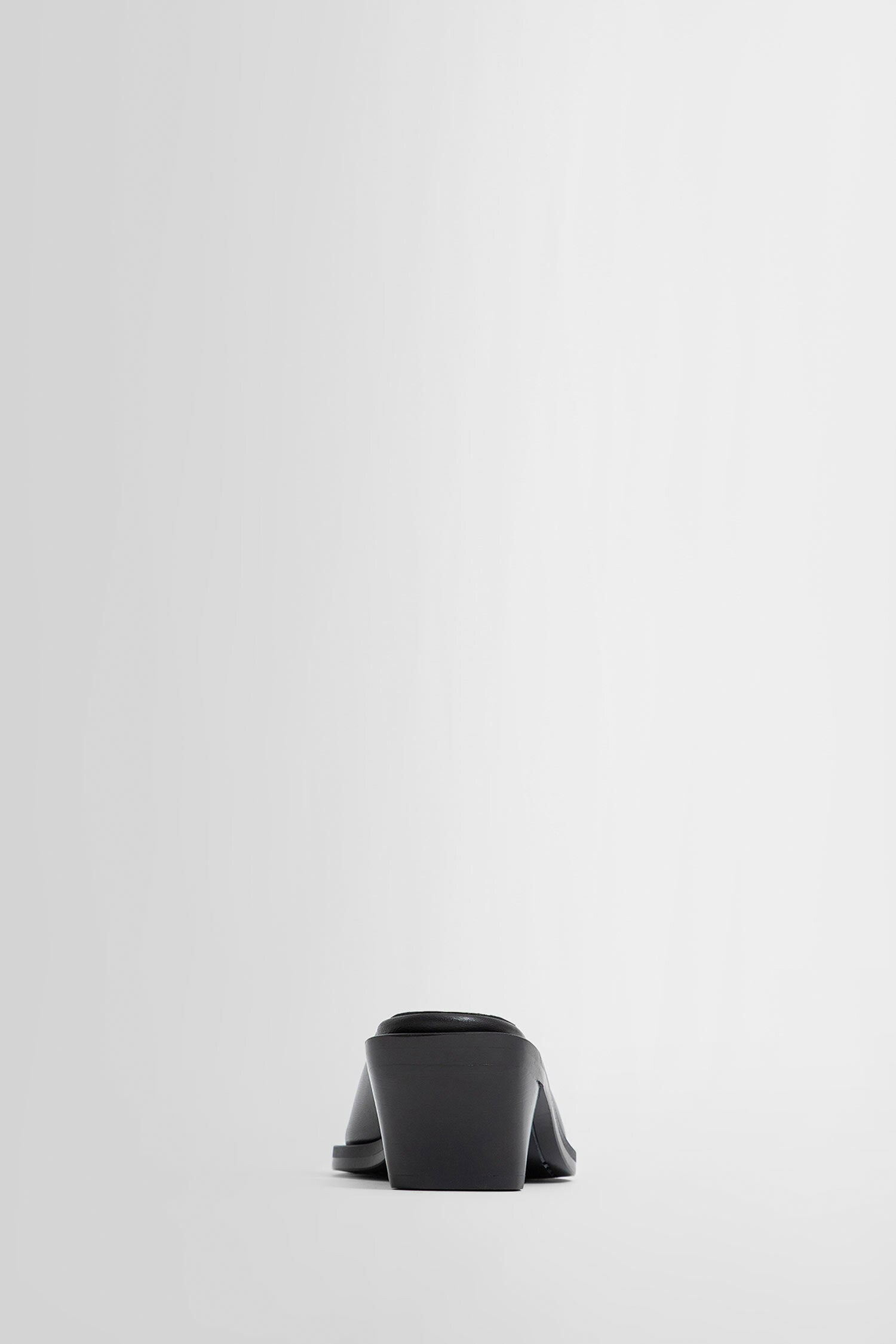 Antonioli ANN DEMEULEMEESTER WOMAN BLACK MULES