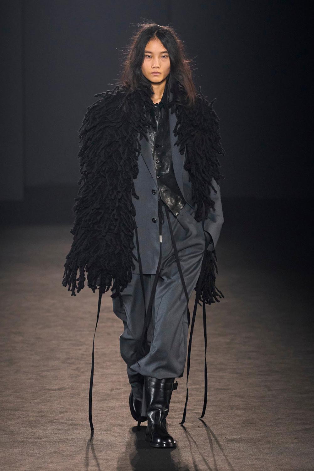 Antonioli ANN DEMEULEMEESTER WOMAN BLACK VESTS