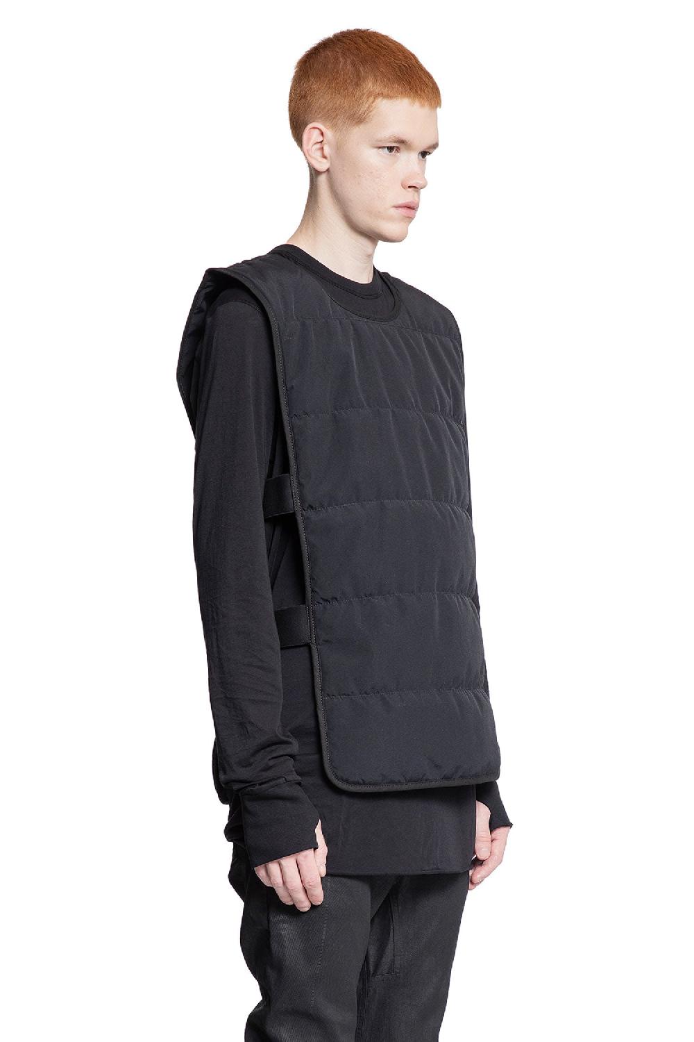 Antonioli BORIS BIDJAN SABERI 11 MAN BLACK VESTS
