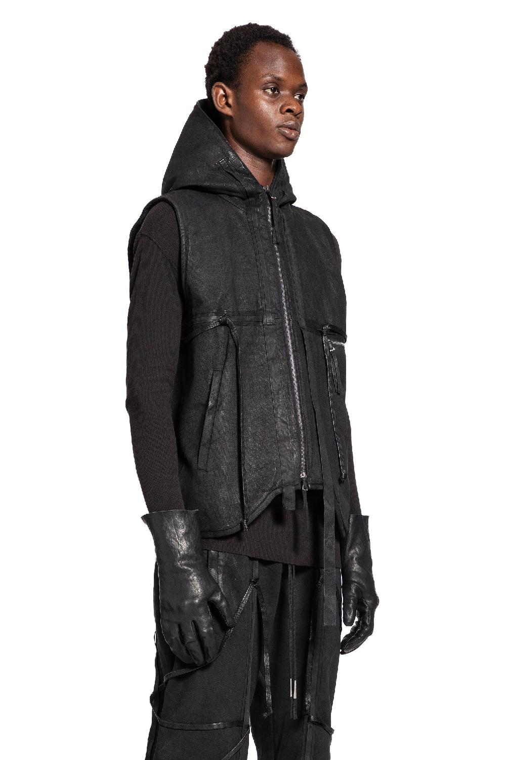 Antonioli BORIS BIDJAN SABERI MAN BLACK VESTS