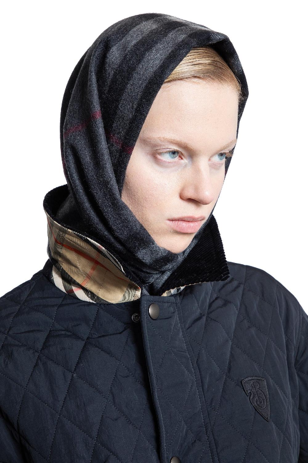 Antonioli BURBERRY UNISEX GREY SCARVES