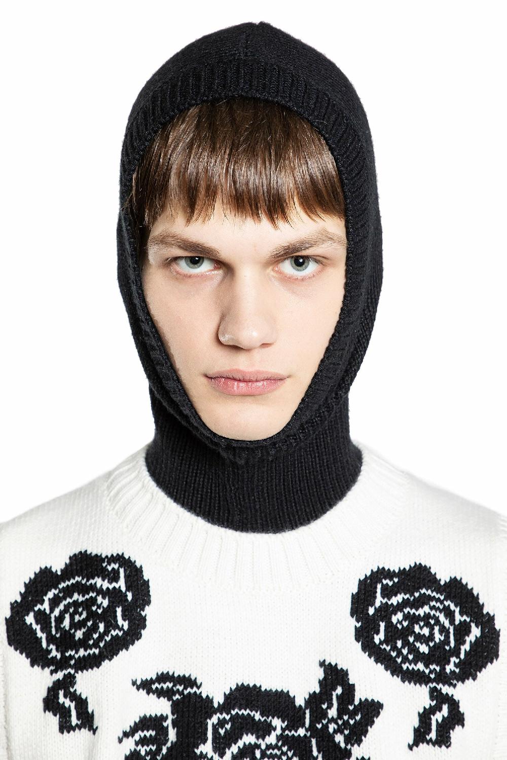 Antonioli ERNEST W. BAKER MAN BLACK HATS