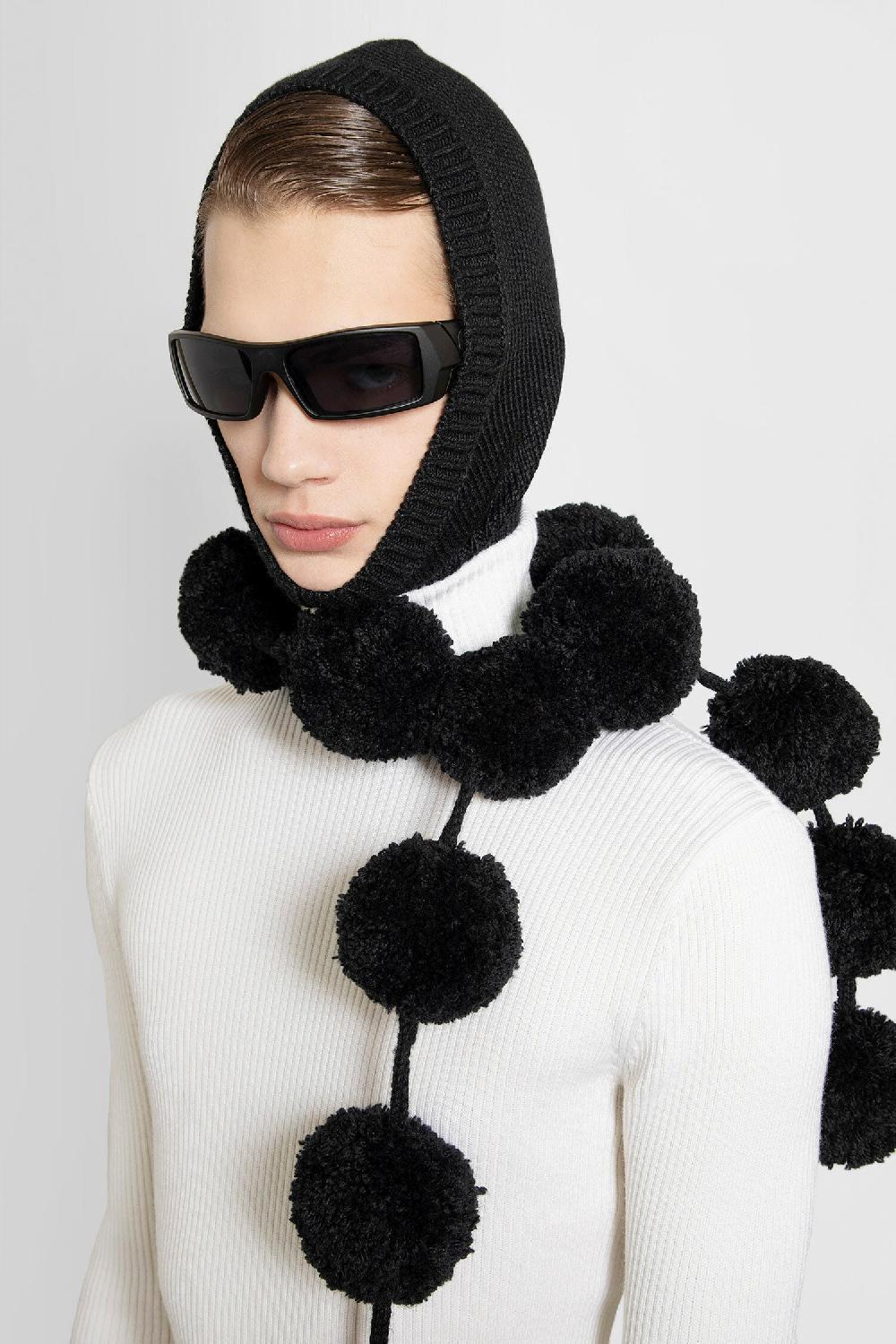 Antonioli ERNEST W. BAKER MAN BLACK SCARVES